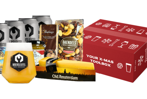 Image of Moersleutel Christmas Holiday gift pack content and beers