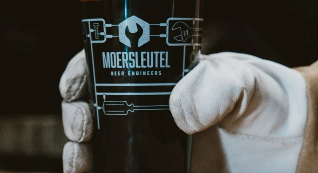 Moersleutel Vaasje Glass with technical design
